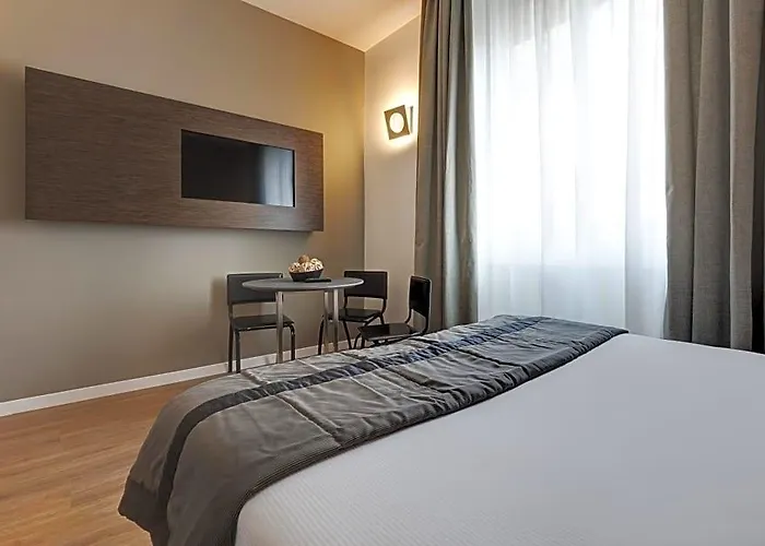 Art - Gruppo Trevi 4* רומא