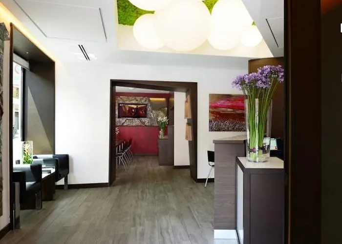 Art - Gruppo Trevi Hotel Rome